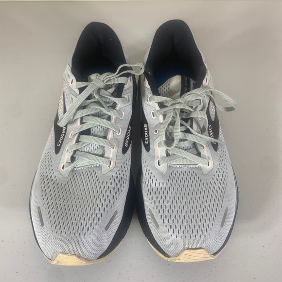 Brooks Adrenaline GTS 22 White and Black Athletic Shoes - Picture 4 of 12